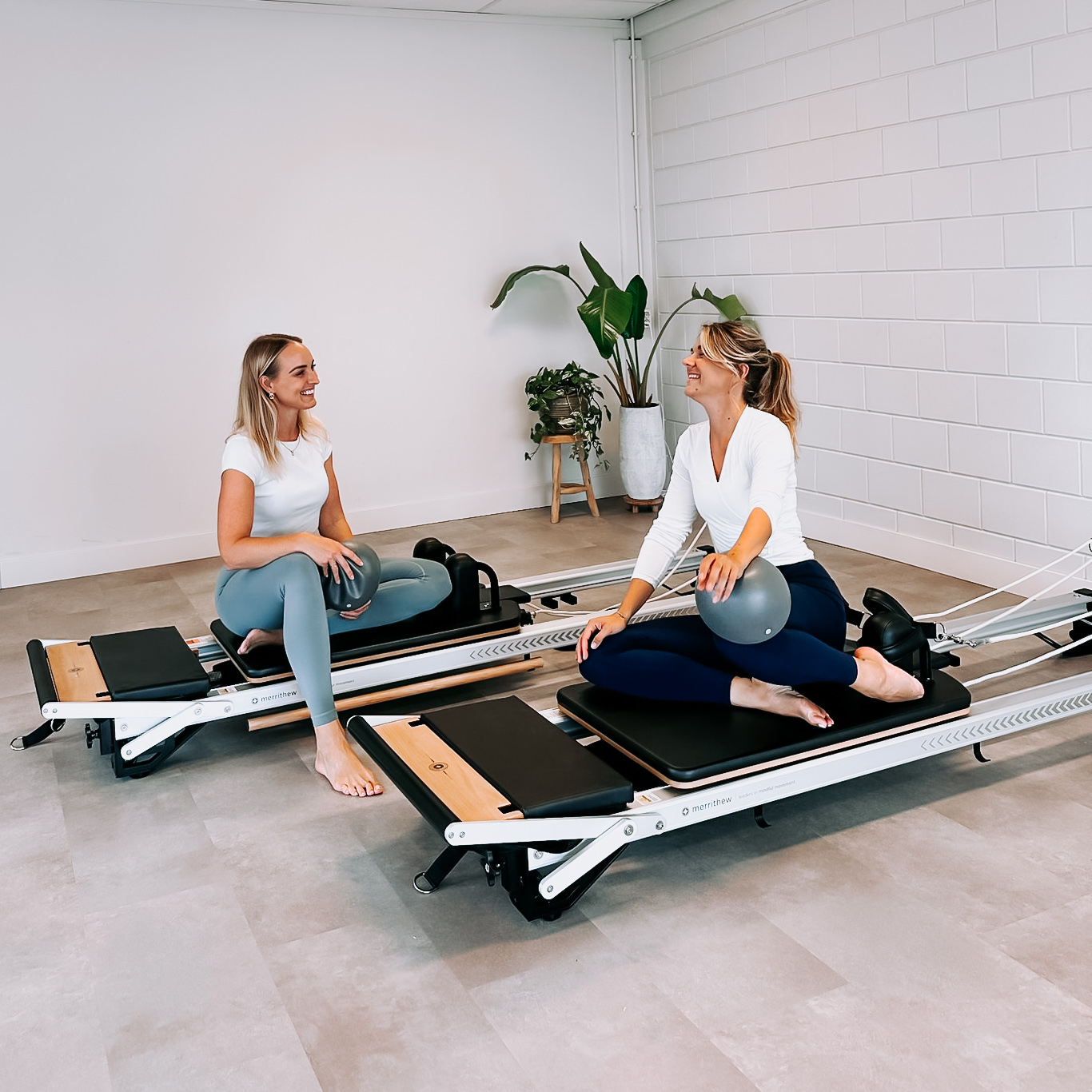 Studio BPE Twee vrouwen op een reformer pilates
